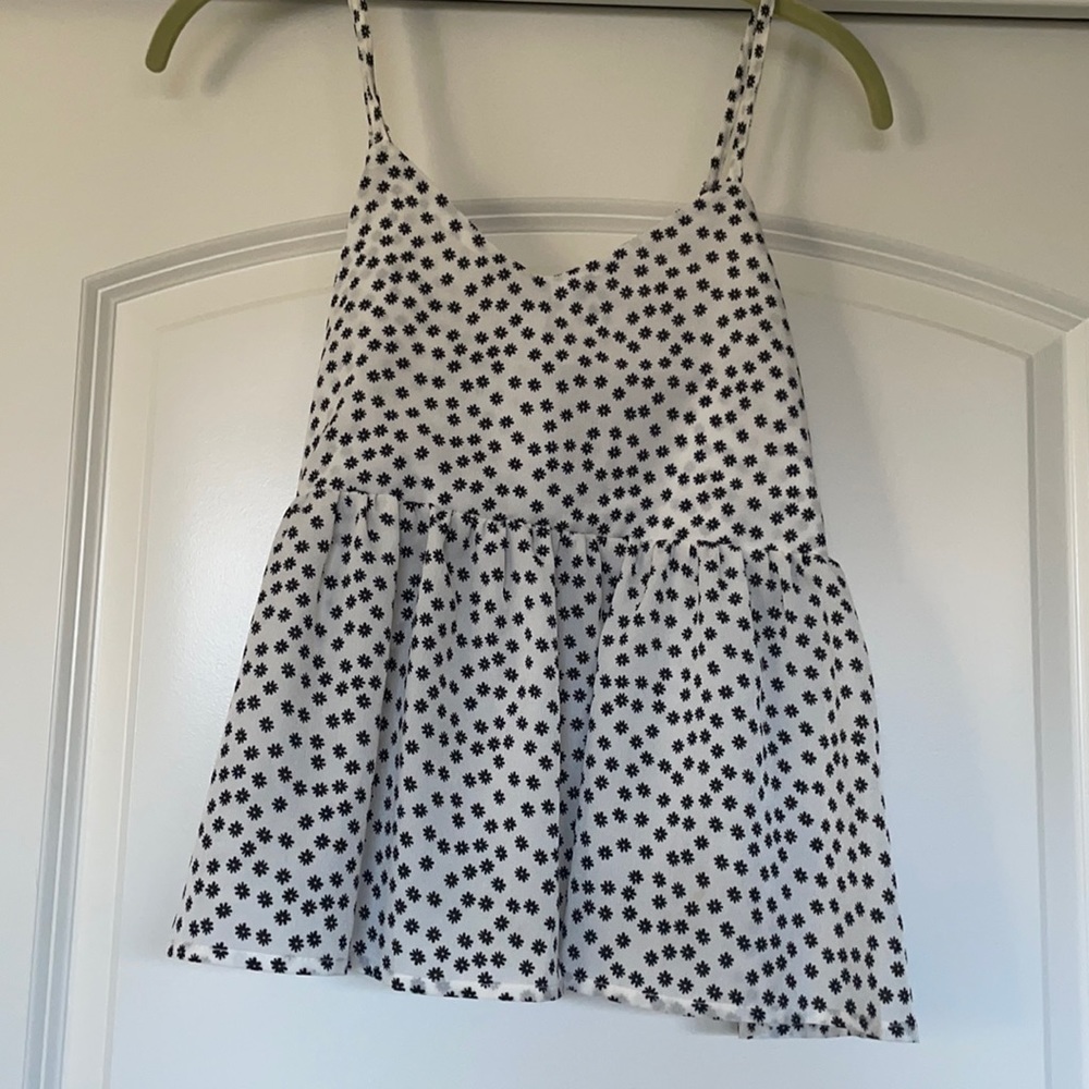 Women’s black and white floral tank top